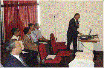 Dr. Shakti Gupta (HOD, Hospital Administration & Medical Superintendent of RPC, AIIMS) giving lecture at Alumni Meet 2007